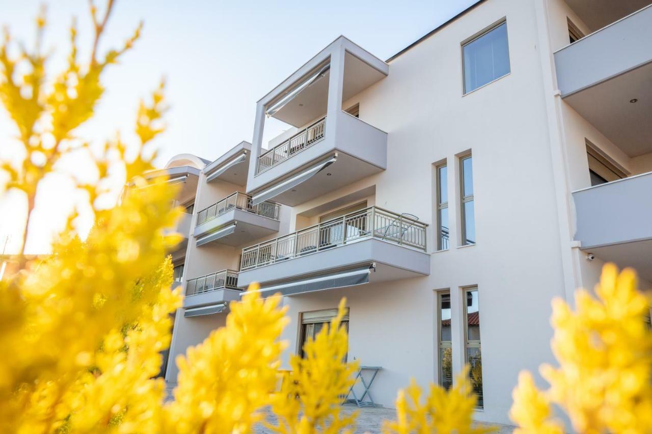 Royalty Suites Loft Nikíti Eksteriør bilde